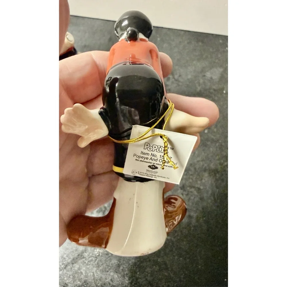 Popeye & Olive Oyl Kissing Magnetic Ceramic Salt & Pepper Shakers Westland 2010P